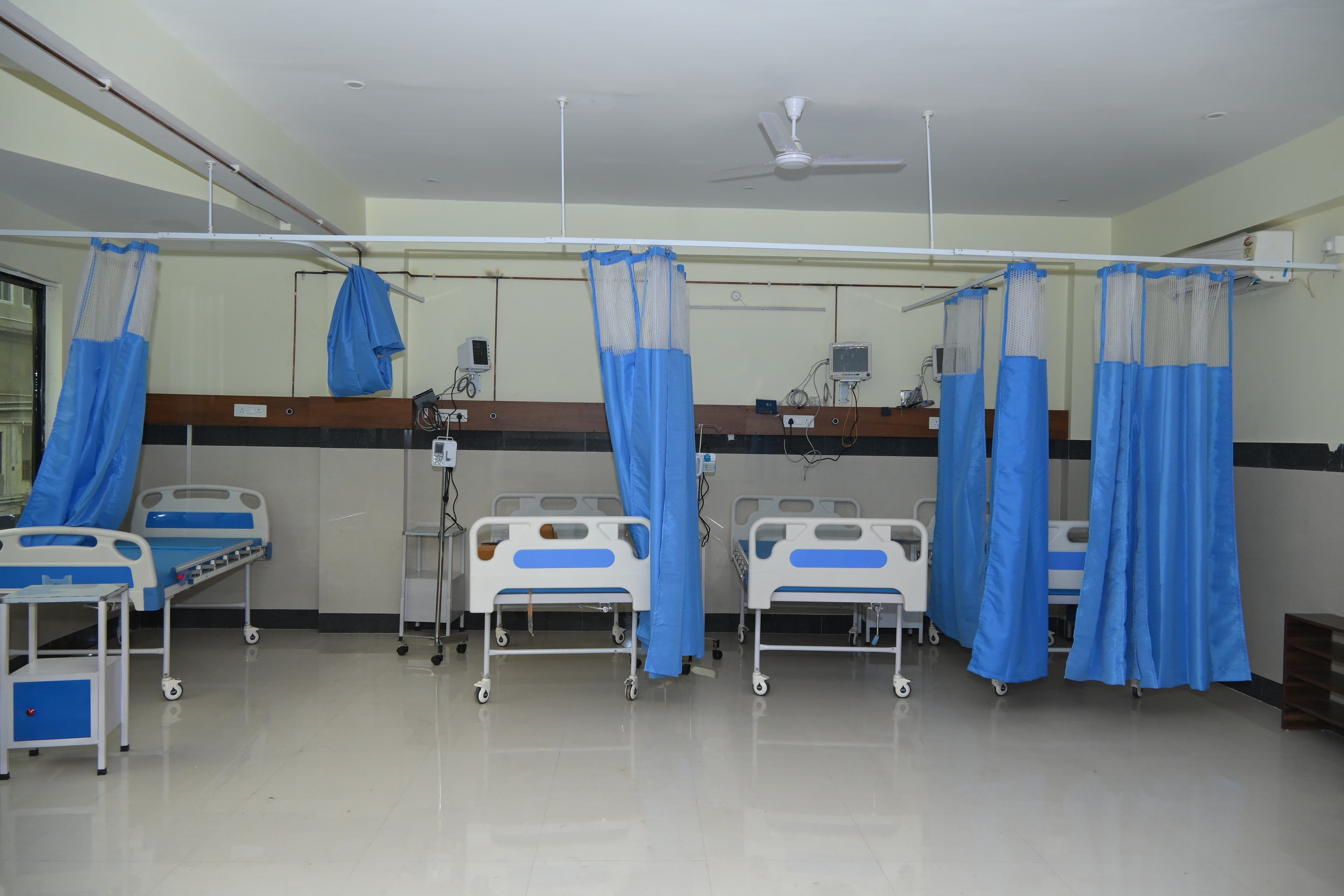 ICU Patient Care & Bedside Setup