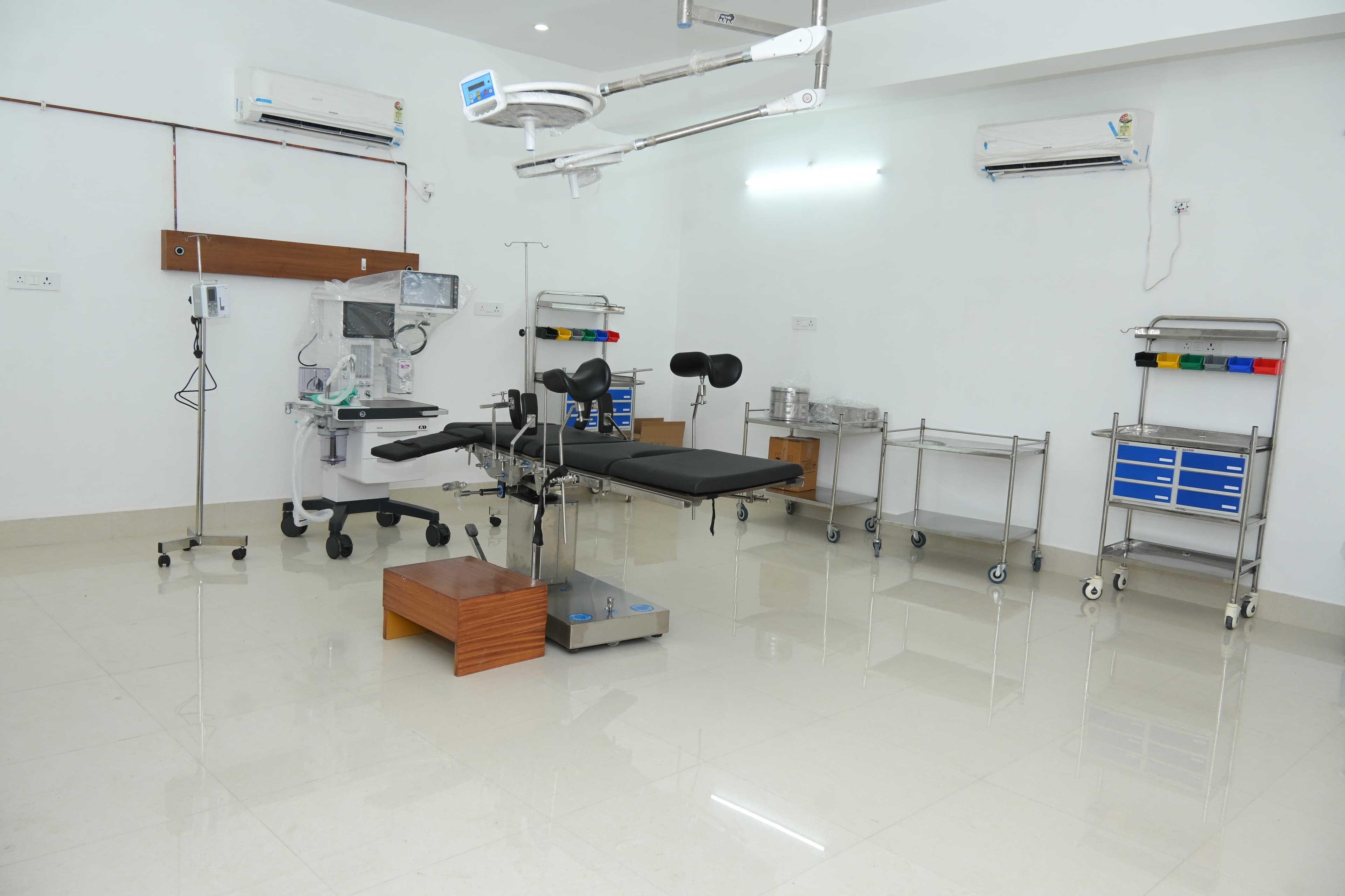 Surgical Monitoring & Prep Station
