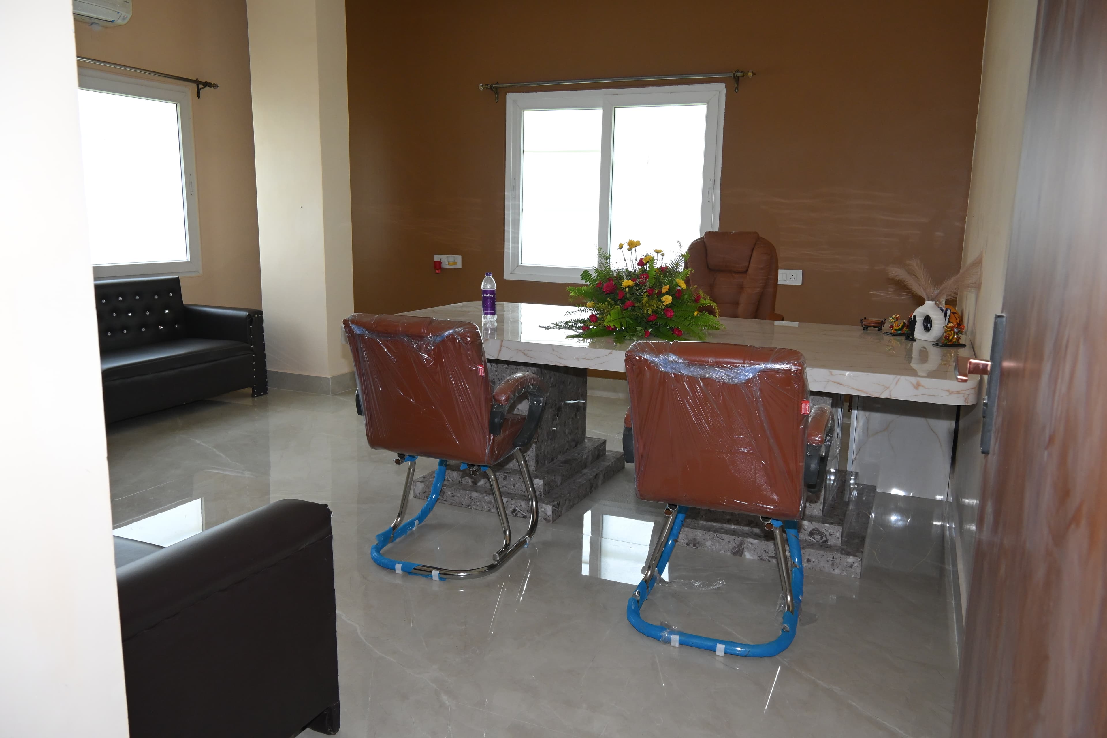 Dr. Hemendra Modi Consultation Suite